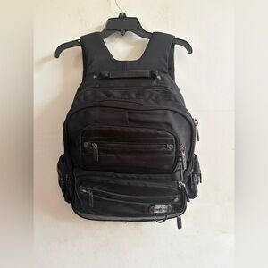 Kenneth Cole Reaction Manhattan Commuter Slim Backpack 16" Laptop computer EUC